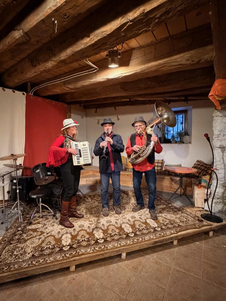 Manade : le Trio. 
Nadia , Marc , Denis